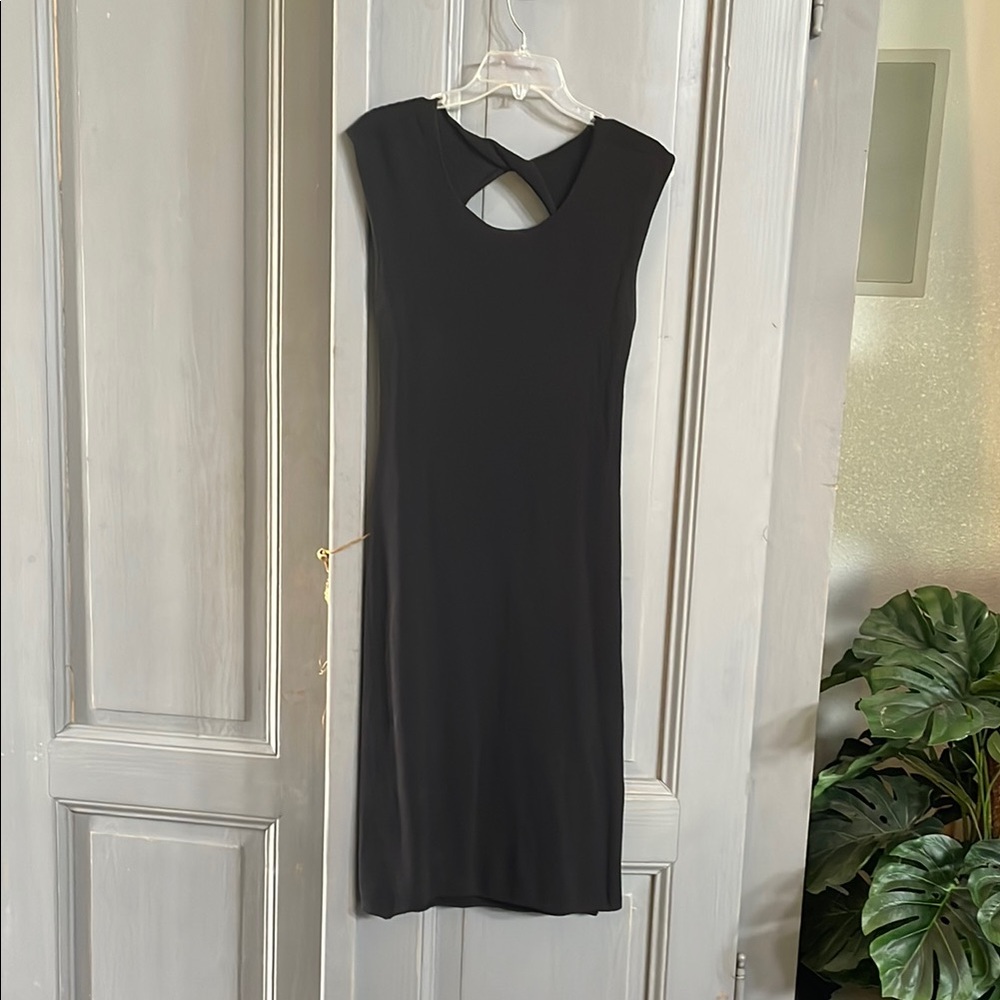 Elegant Black Sleeveless Dress